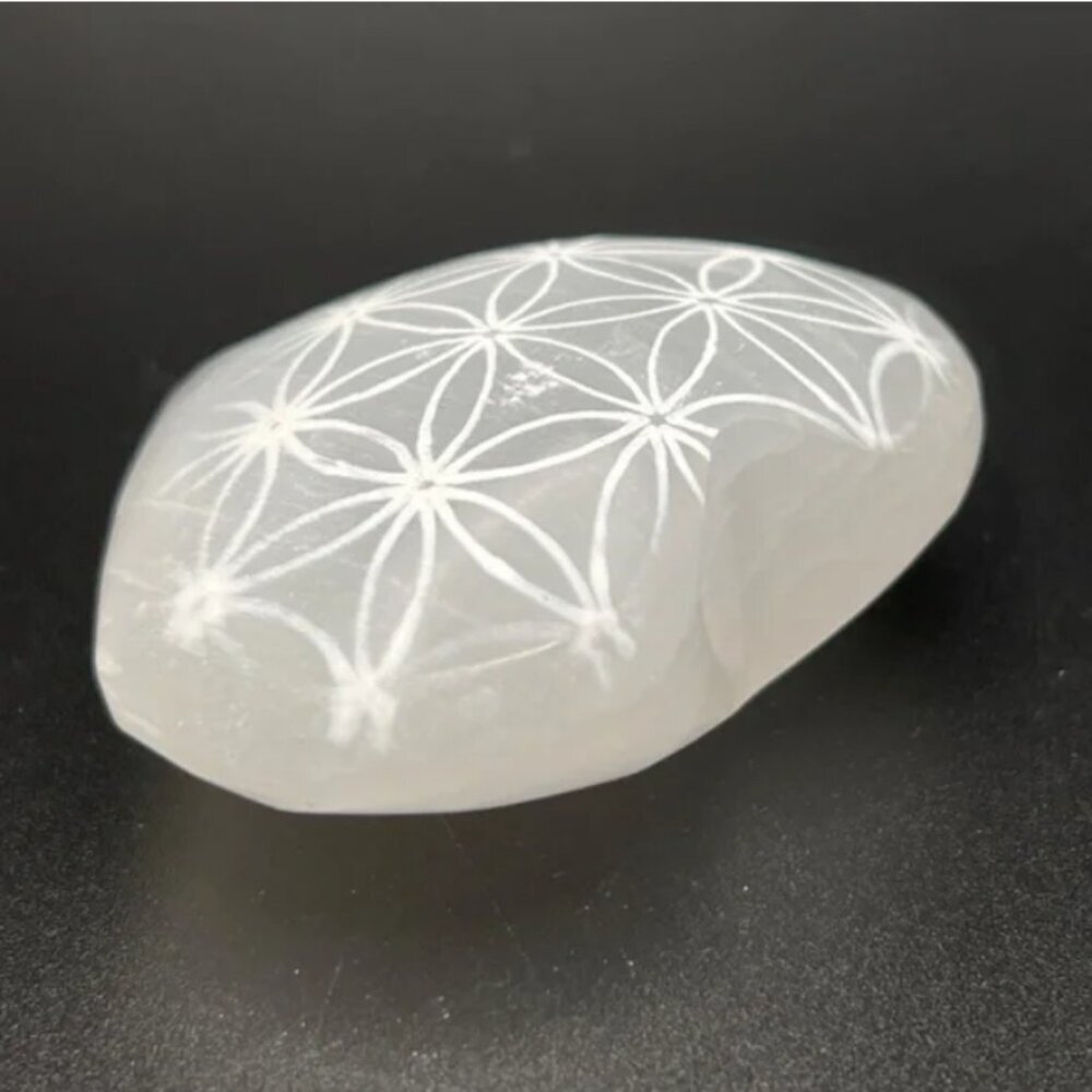 PRICE IS FIRM - Selenite Satin Spar Celtic Weave Etched Hand Carved Heart - Picture 4 of 6